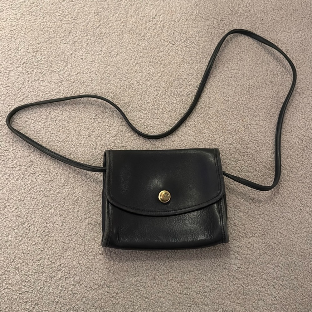 Vintage Coach Leather Crossbody p